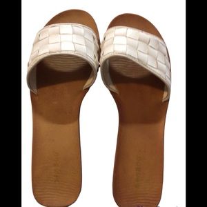 Bamboo Woven White Strapless Sandals